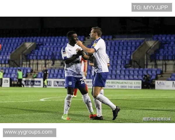 特兰米尔主场迎战赫尔城争夺英冠积分榜关键战役