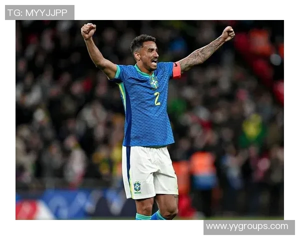 达尼洛在足球场上的成长历程与未来发展潜力分析 达尼洛在足球场上的成长历程与未来发展潜力分析