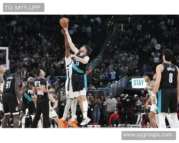 雄鹿与开拓者的巅峰对决360度全景回顾与精彩瞬间解析