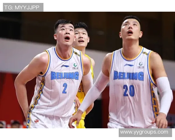 四川队与首钢队激战正酣谁能在这场对决中赢得胜利的荣耀