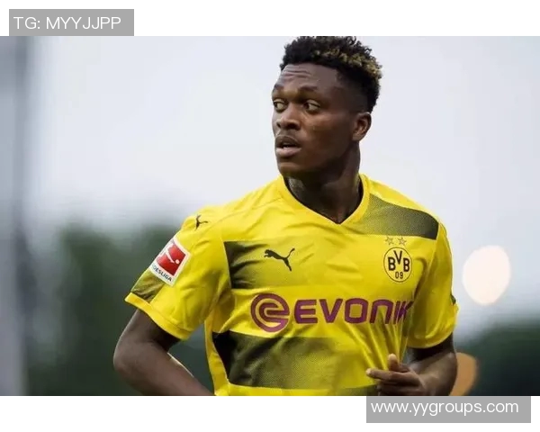 马尔基尼奥斯：从年轻天才到世界级后卫的辉煌历程与成就解析