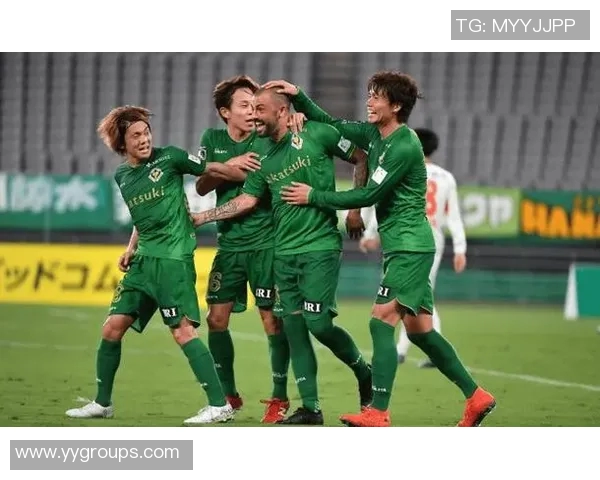 东京绿茵与泽维的激烈对决揭示足球战术与团队协作的完美结合